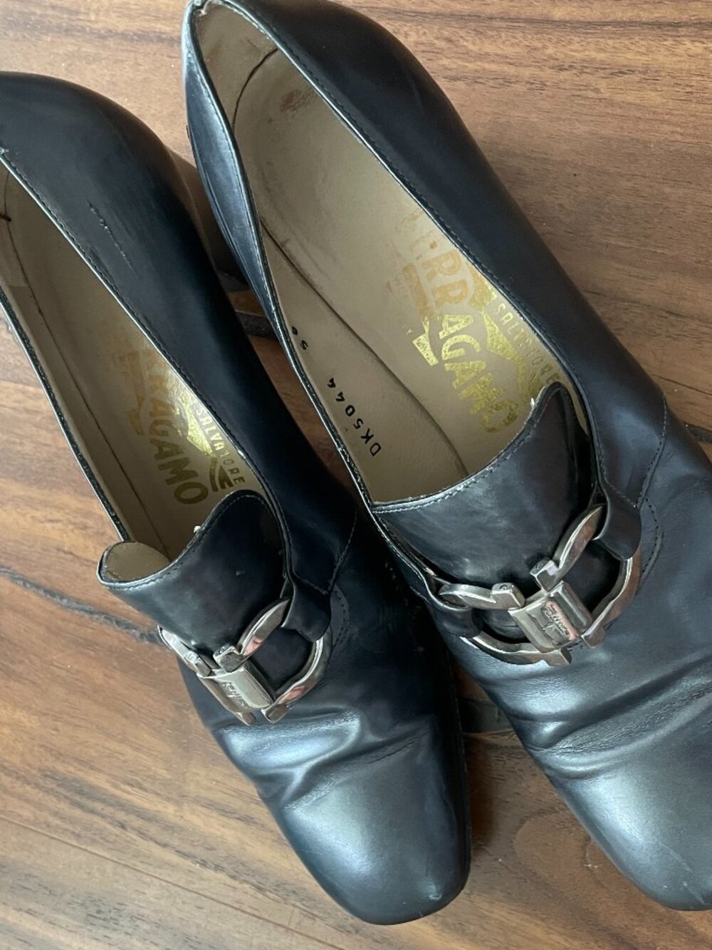 Vintage salvatore ferragamo 6B